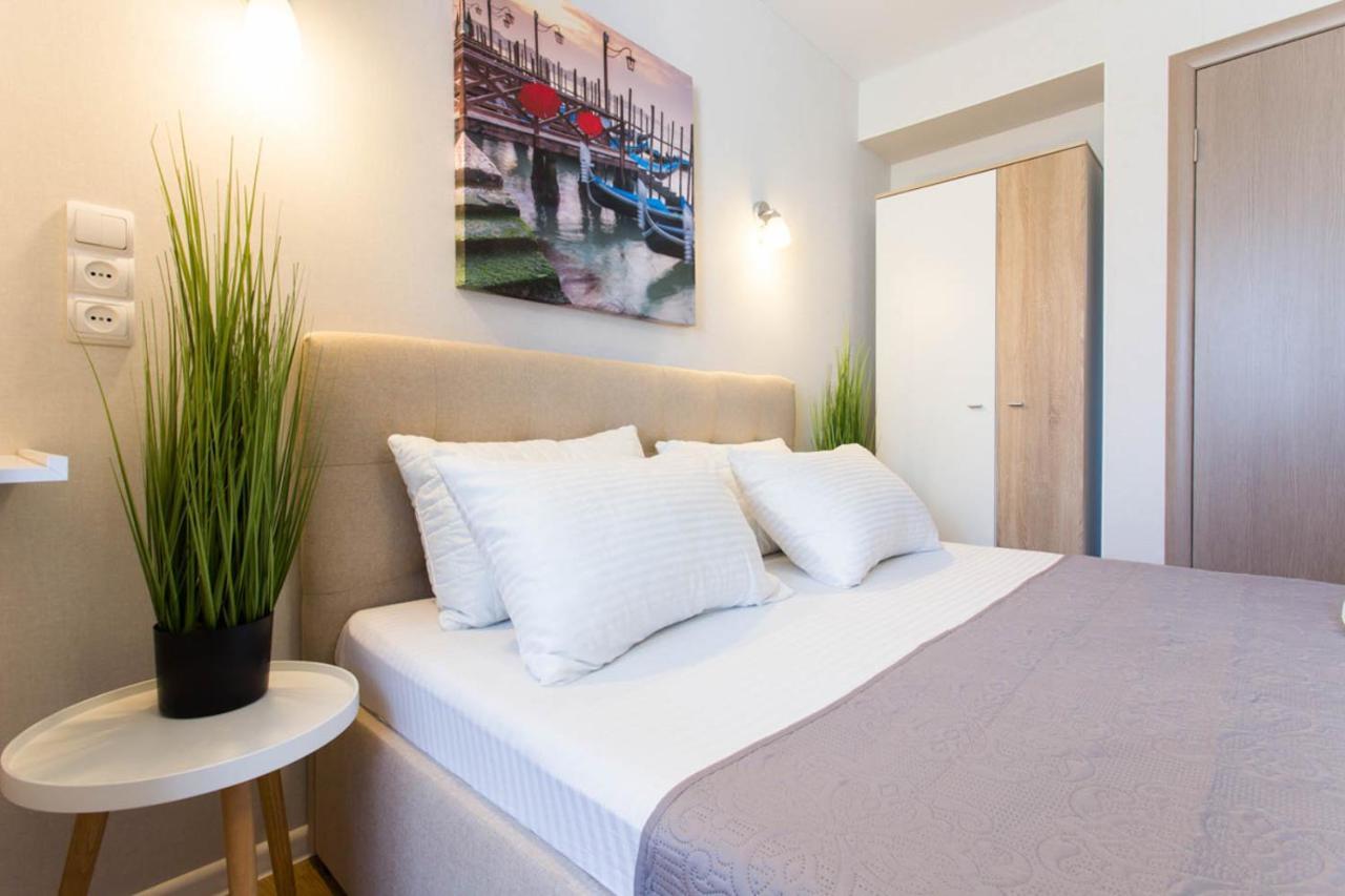 Apartment In The City Center - Gimnasiyna Naberezhna 24A-1 카리프 외부 사진