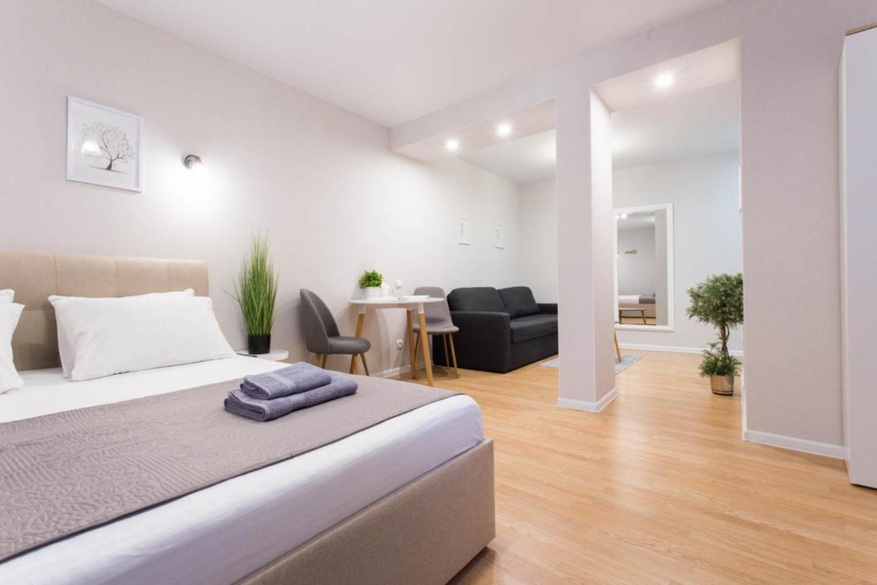 Apartment In The City Center - Gimnasiyna Naberezhna 24A-1 카리프 외부 사진