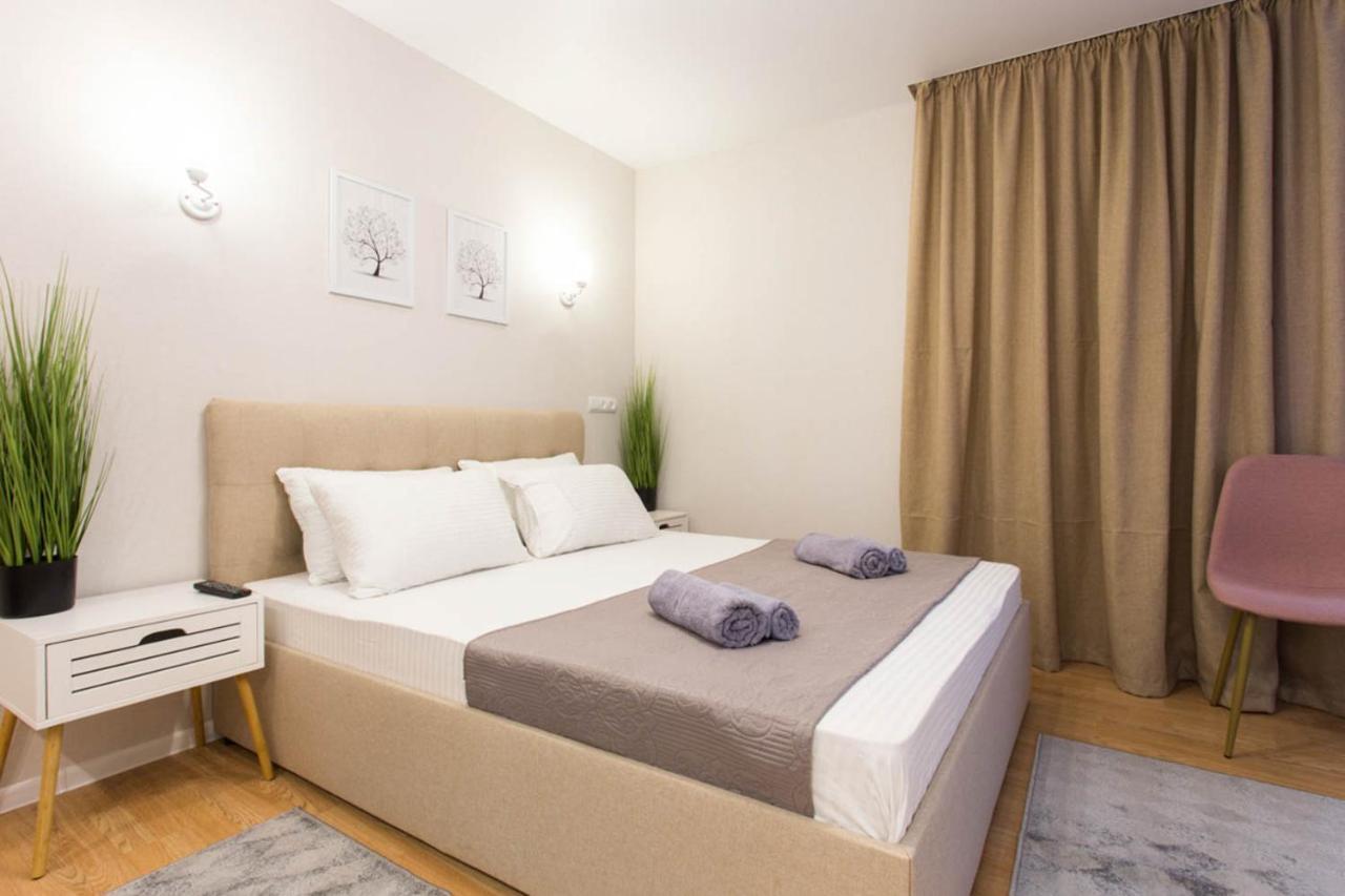 Apartment In The City Center - Gimnasiyna Naberezhna 24A-1 카리프 외부 사진