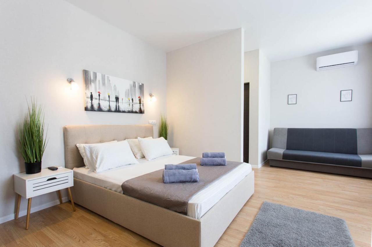 Apartment In The City Center - Gimnasiyna Naberezhna 24A-1 카리프 외부 사진