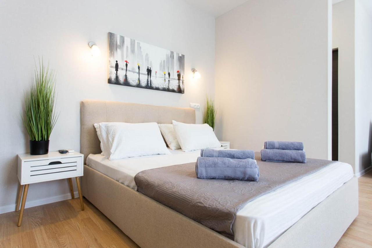 Apartment In The City Center - Gimnasiyna Naberezhna 24A-1 카리프 외부 사진