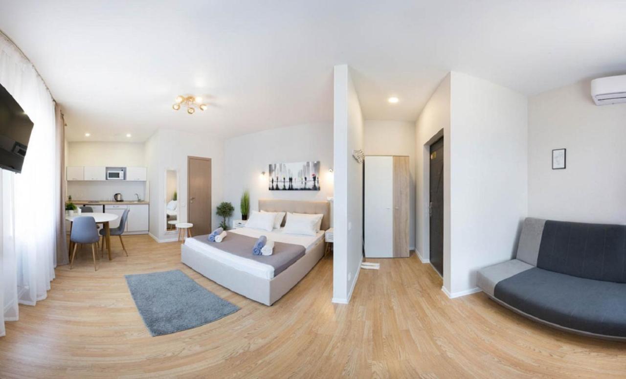 Apartment In The City Center - Gimnasiyna Naberezhna 24A-1 카리프 외부 사진