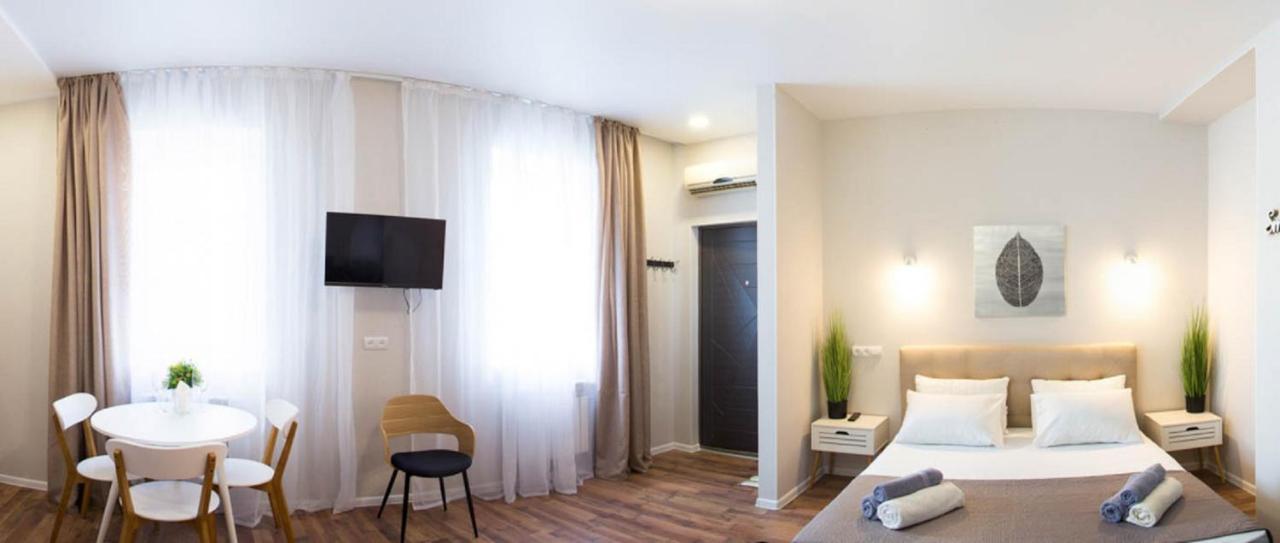 Apartment In The City Center - Gimnasiyna Naberezhna 24A-1 카리프 외부 사진
