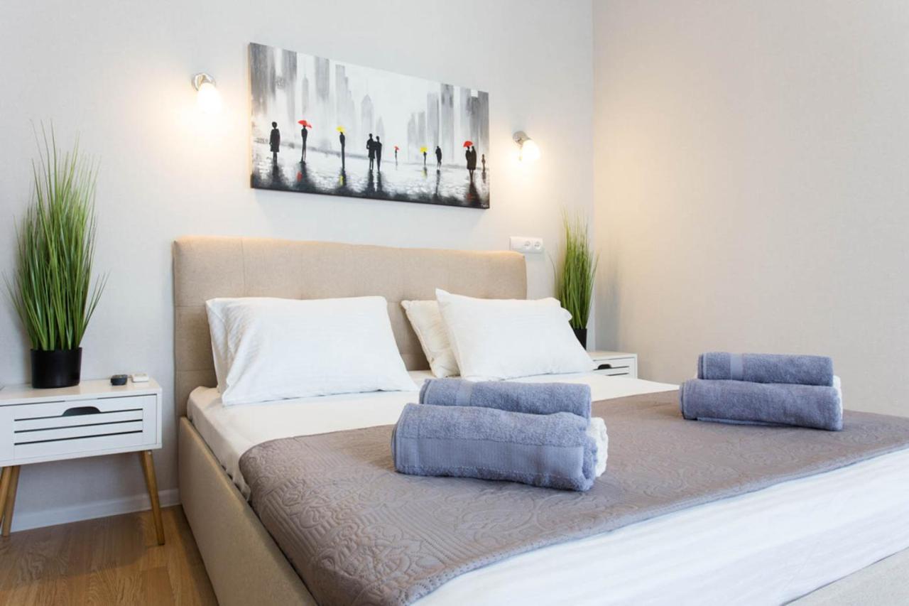 Apartment In The City Center - Gimnasiyna Naberezhna 24A-1 카리프 외부 사진