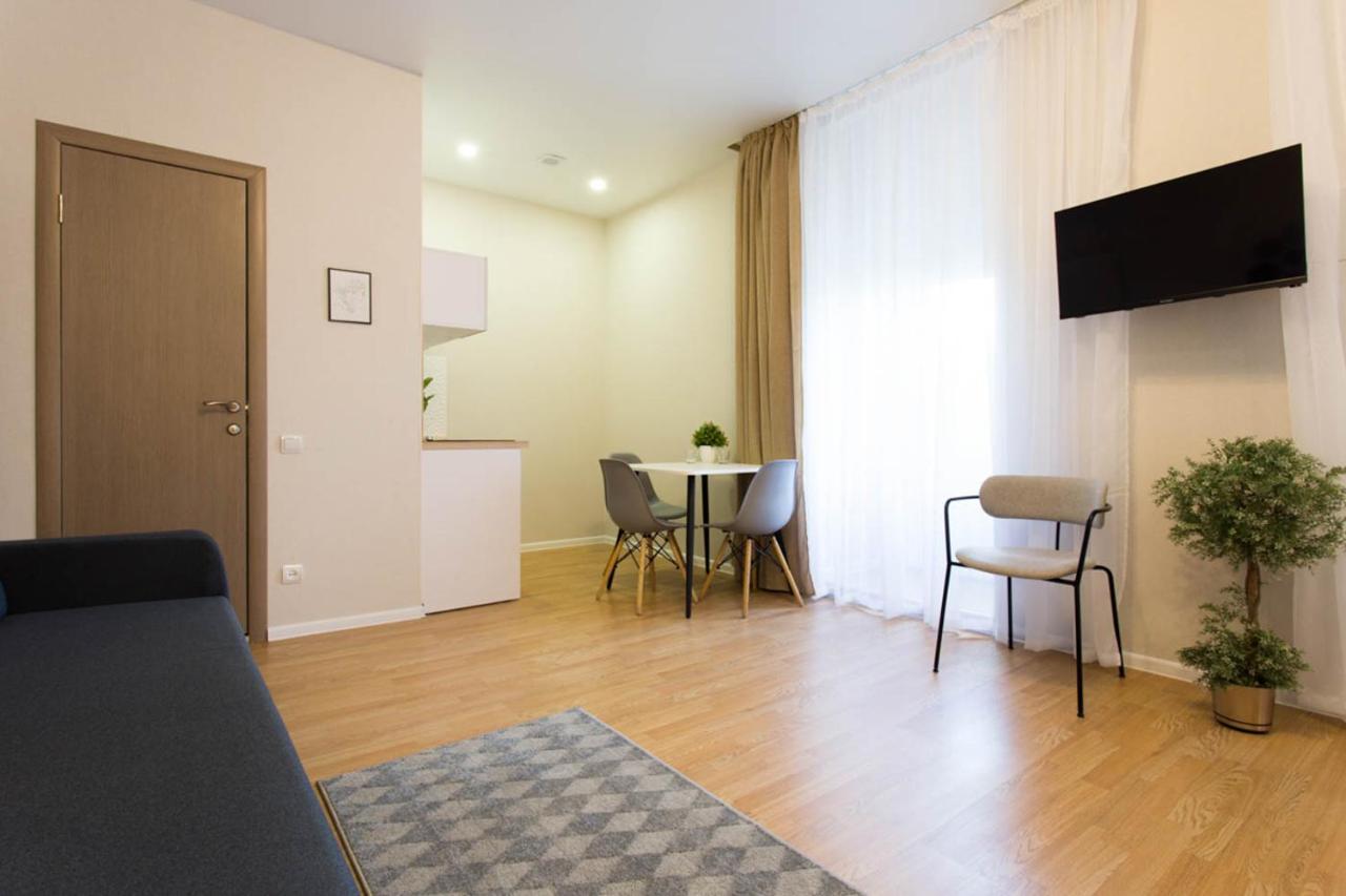 Apartment In The City Center - Gimnasiyna Naberezhna 24A-1 카리프 외부 사진