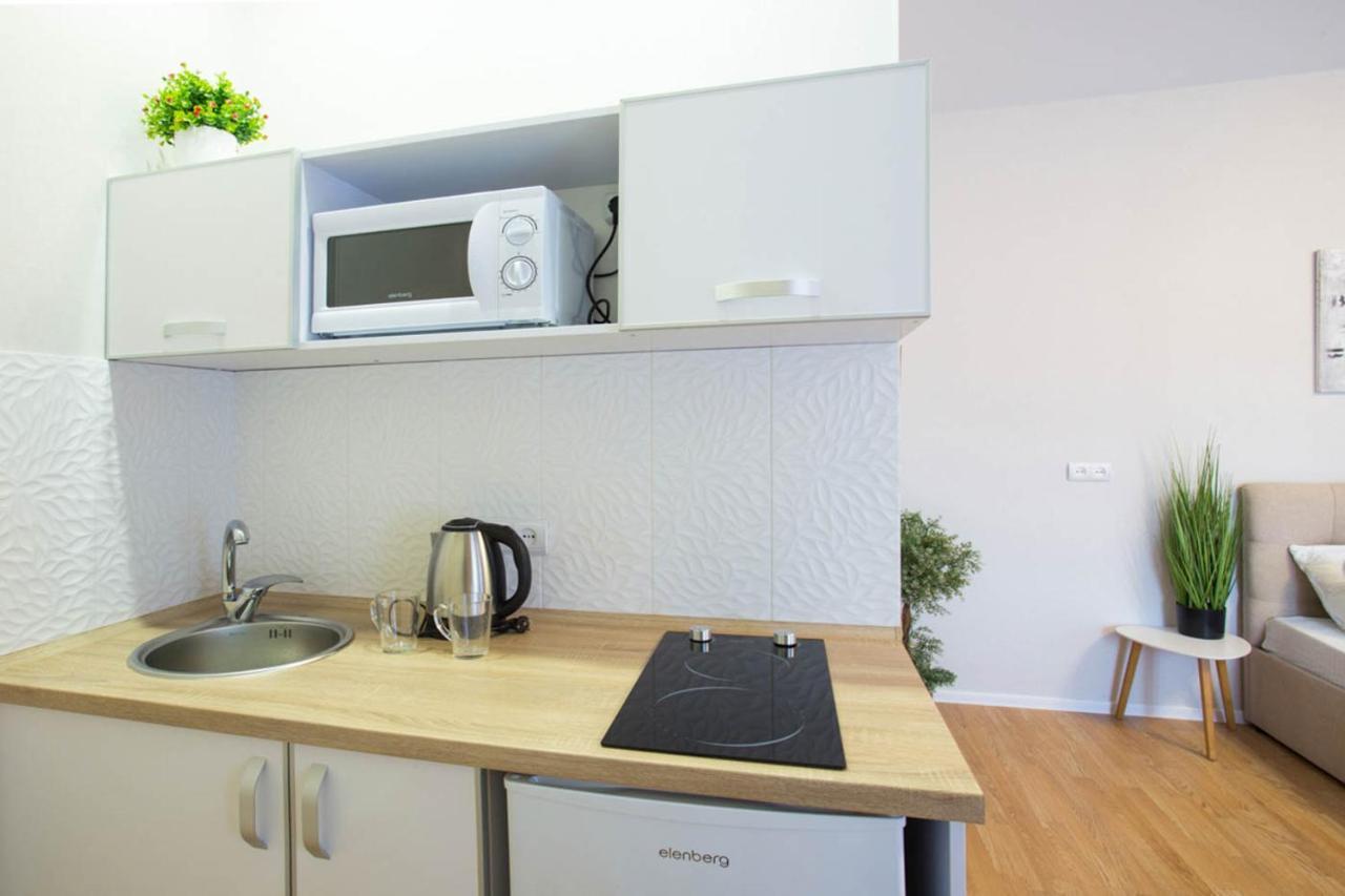 Apartment In The City Center - Gimnasiyna Naberezhna 24A-1 카리프 외부 사진