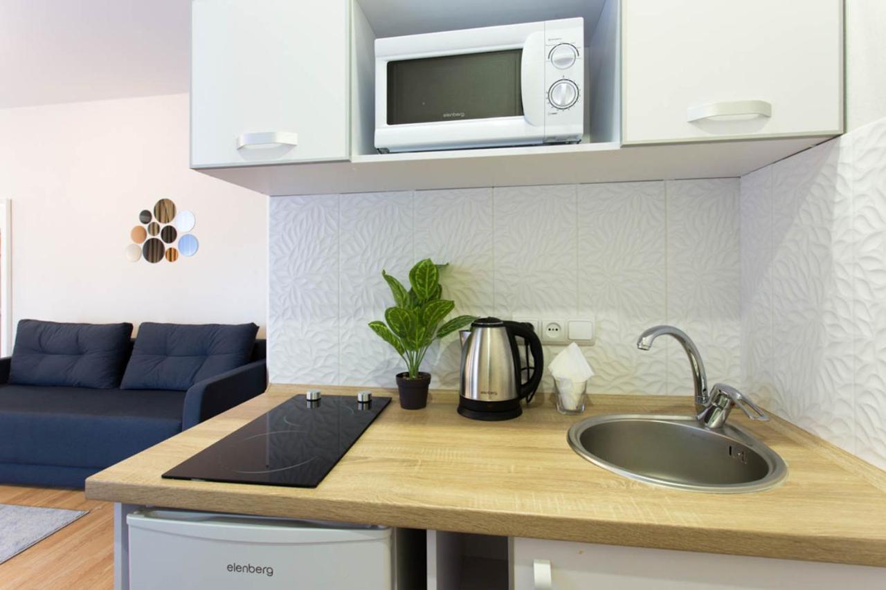 Apartment In The City Center - Gimnasiyna Naberezhna 24A-1 카리프 외부 사진