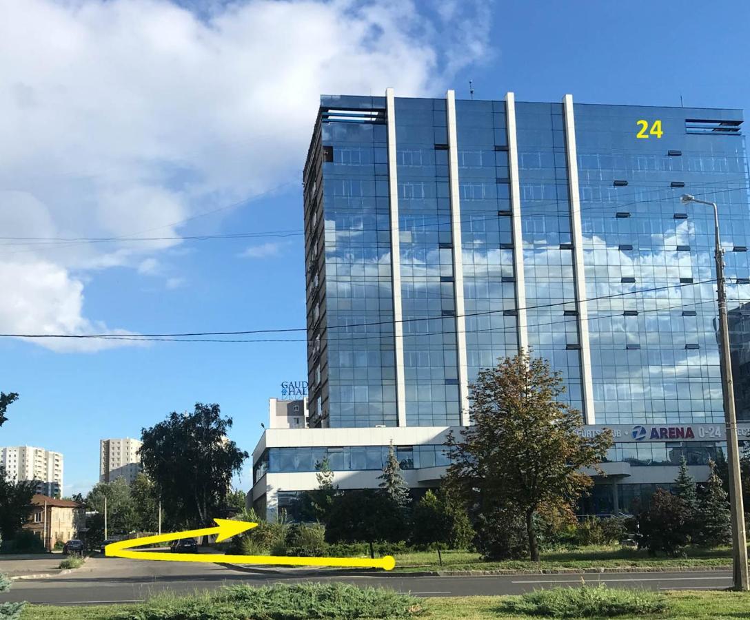 Apartment In The City Center - Gimnasiyna Naberezhna 24A-1 카리프 외부 사진